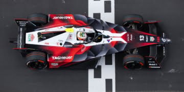 Shanghai E-Prix: da Costa recovers from Saturday disappointment with commanding victory