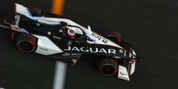 Shanghai E-Prix: Evans holds nerve to take race one win