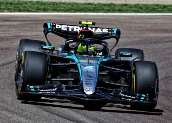 Hamilton: Mercedes F1 ‘a lot closer’ at Imola than recent rounds