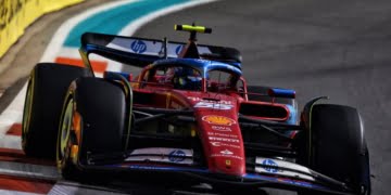 Sainz: Ferrari ‘one lap’ from seizing potential F1 Miami GP win