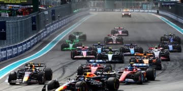 Verstappen lucky to avoid ‘optimistic’ Perez at Miami F1 start