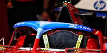 F1 seeking to reduce car weight with ‘lightweight’ halo in 2026