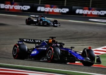 Albon: Williams could’ve beaten Mercedes in Bahrain without excess F1 car weight