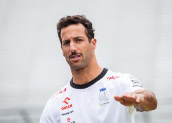 Ricciardo: Perez deal hasn’t closed door on Red Bull F1 return