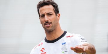Ricciardo: Perez deal hasn’t closed door on Red Bull F1 return