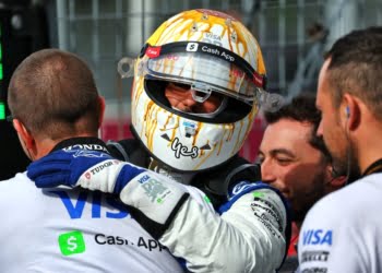 Ricciardo hits back at Villeneuve over F1 criticism as he qualifies fifth in Canada