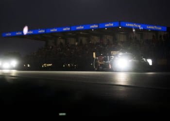 Buemi leads after 10 hours of running for Le Mans