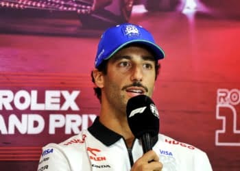 Ricciardo not altering F1 approach despite Red Bull F1 rumours