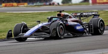 Albon: Williams ‘falling behind’ F1 rivals in development race