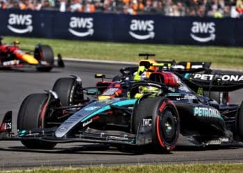 Mercedes details factor that ‘saved’ it from late Verstappen F1 charge at Silverstone
