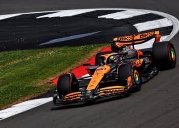 Piastri urges McLaren F1 to review compromised Silverstone Q3