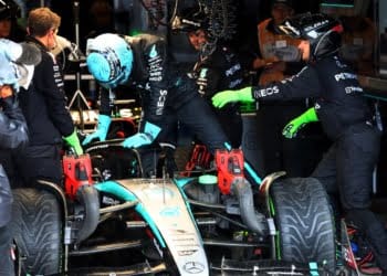 Mercedes explains choice to retire Russell in F1 British GP