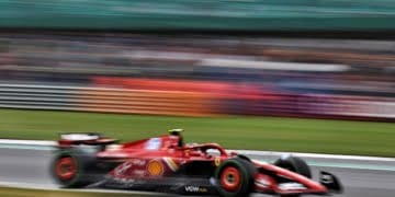 Sainz details Ferrari’s decision to remove Spain F1 upgrades