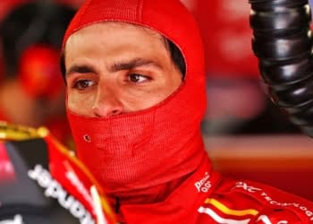 Mercedes retract Sainz F1 dismissal amid Antonelli F2 setback