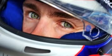 Vowles ‘open-minded’ to mid-season F1 driver swap at Williams