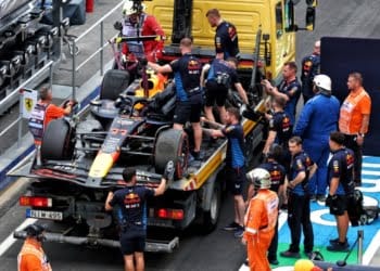 Horner sends warning to Perez amid Q1 exit at F1 Hungarian GP