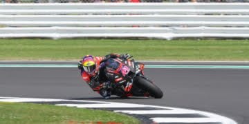 Espargaro snatches MotoGP pole at Silverstone