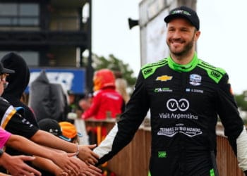 Juncos Hollinger parts ways with Canapino mid-season