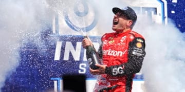Power soars to IndyCar victory at Portland, closing title gap