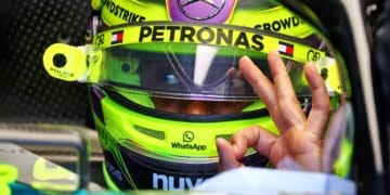 Hamilton denies ex-Mercedes F1 engineer’s commitment claim