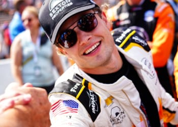 Ferrucci signs extension with AJ Foyt Racing for 2025 IndyCar season