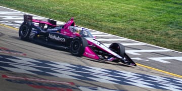 Kirkwood nabs pole for IndyCar’s season finale