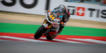 Aron Canet took a dominant win in Moto2