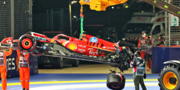 Carlos Sainz endured a crash during Q3 at Singapore
