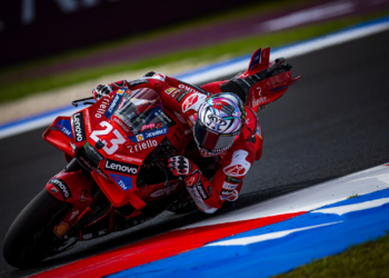 Enea Bastianini smashes lap record in MotoGP second practice in Mandalika