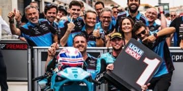 Dixon withstands pressure to secure Moto2 victory at Aragon