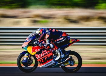 Rueda fends off Veijer en route to Moto3 win at Aragon