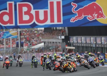 Ogura takes Moto2 championship lead with victory over Canet at Misano