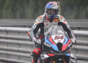 Toprak Razgatlioglu reigns supreme to claim WorldSBK Superpole at Estoril