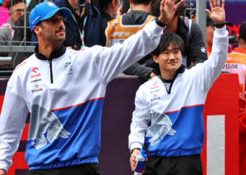 Yuki Tsunoda heaped heavy praise on former RB team-mate Daniel Ricciardo