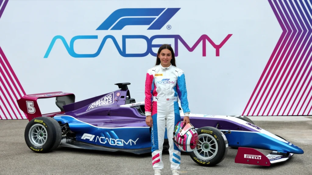 Ella Lloyd Joins McLaren For 2025 F1 Academy Campaign Motorsport Week