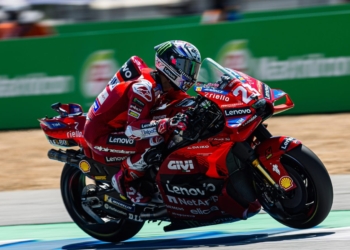 Enea Bastianini cruises to Thai MotoGP Sprint victory