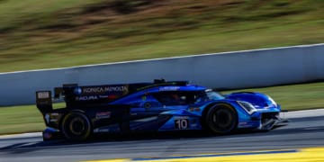 The #10 Acura ARX-06 held the lead as the race entered the night phase