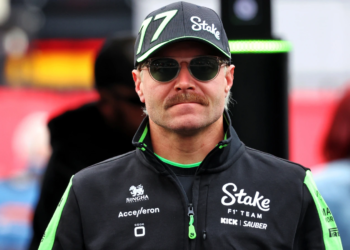 Valtteri Bottas remains in talks with Mattia Binotto over Sauber seat