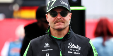 Valtteri Bottas remains in talks with Mattia Binotto over Sauber seat