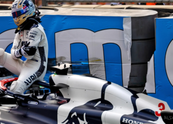 Daniel Ricciardo crash