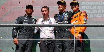 Oscar Piastri Lewis Hamilton