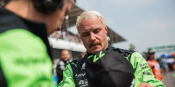 Valtteri Bottas has admitted there is a 'hard deadline' on talks with Sauber