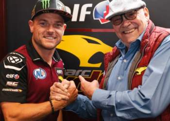 Sam Lowes has signed a new deal to keep him with MarcVDS WorldSBK team for 2025