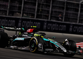 Lewis Hamilton completed a clean sweep at the opening day of the Las Vegas GP