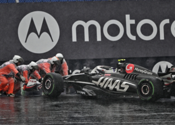 Nico Hulkenberg reveals Sao Paulo Grand Prix marshals were encouraging him to continue racing after helping his Haas car get back onto the track