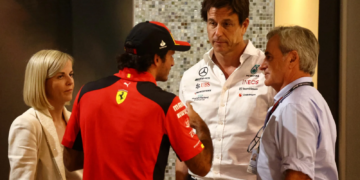 Toto Wolff has revealed Carlos Sainz Sr alerted him to Lewis Hamilton's 2025 Ferrari switch