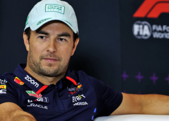 Sergio Perez has claimed he turned down two other teams to remain with Red Bull