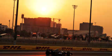 FP2 at the Yas Marina Circuit takes place during the evening in Abu Dhabi