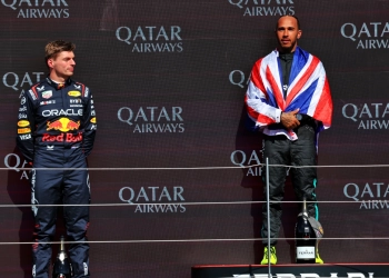 Jacques Villeneuve says 'there’s not many drivers' like Lewis Hamilton after taking a swipe at the reigning F1 World Champion Max Verstappen