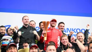 Oliver Rowland of Great Britain and Nissan Formula E Team Race winner during the Mexico City E-Prix, Round 2 of the 2025 FIA Formula E World Championship at Autodromo Hermanos Rodriguez on January 11, 2025 in Mexico City, Mexico